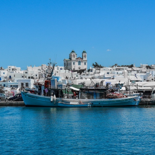 nausa paros